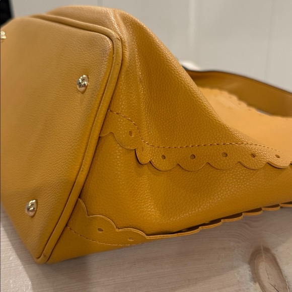 Elegant Mustard Tote Bag - Picture 4 of 12